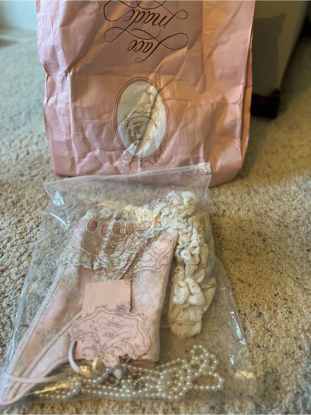 Vintage-Inspired Off-Shoulder Lacemade Corset Top - Picture 5 of 8